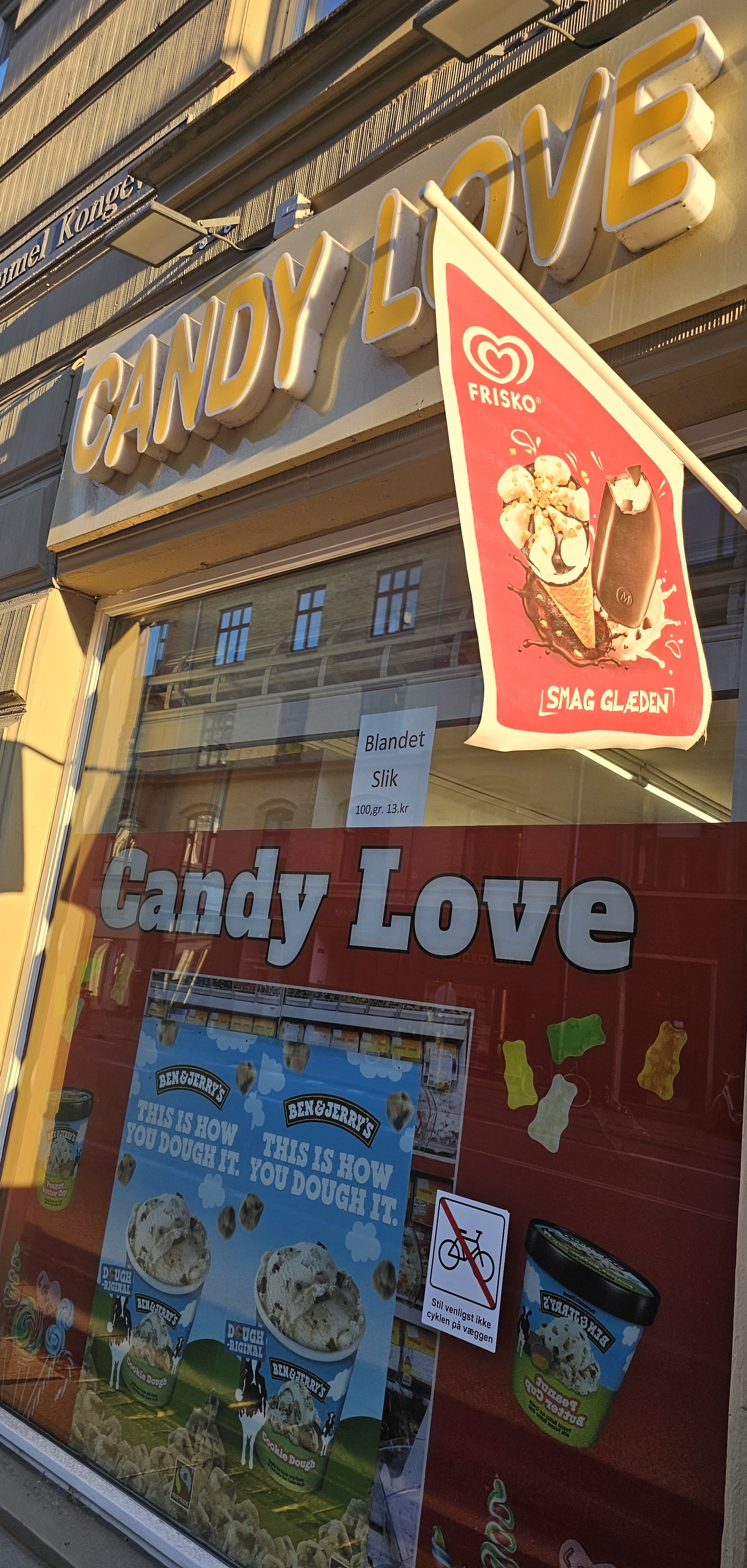 Candy Love set fra venstre side